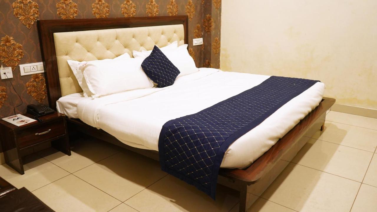 Aa Hotels & Resorts Zirakpur Dış mekan fotoğraf